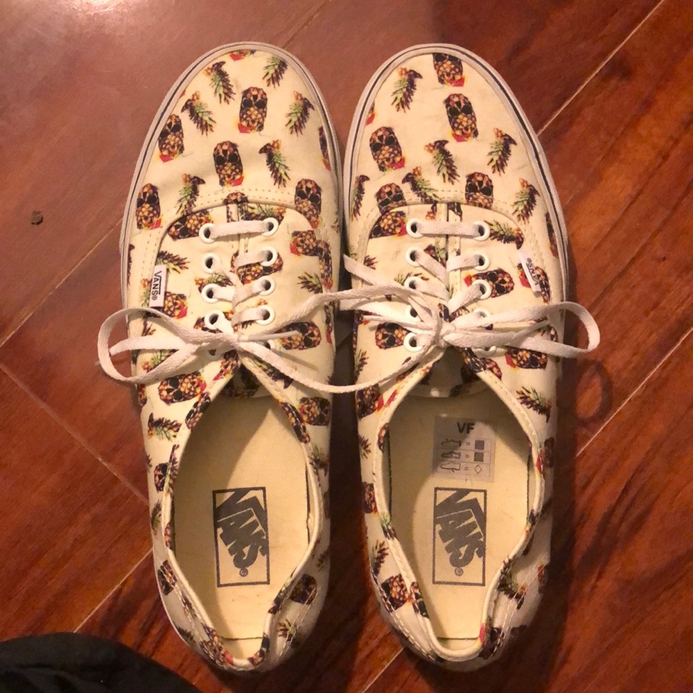 MY FAVORITE PAIR OF VANS!!